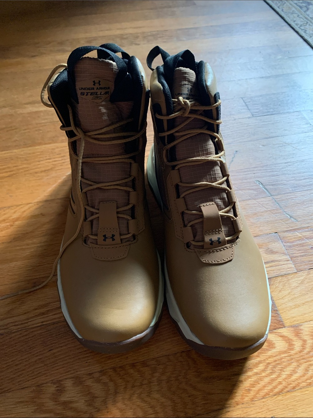 Under Armour Men’s Tan/Brown Mid-Top Athletic Boots